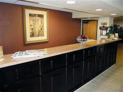Express & - Airport By Ihg Hotel 3*