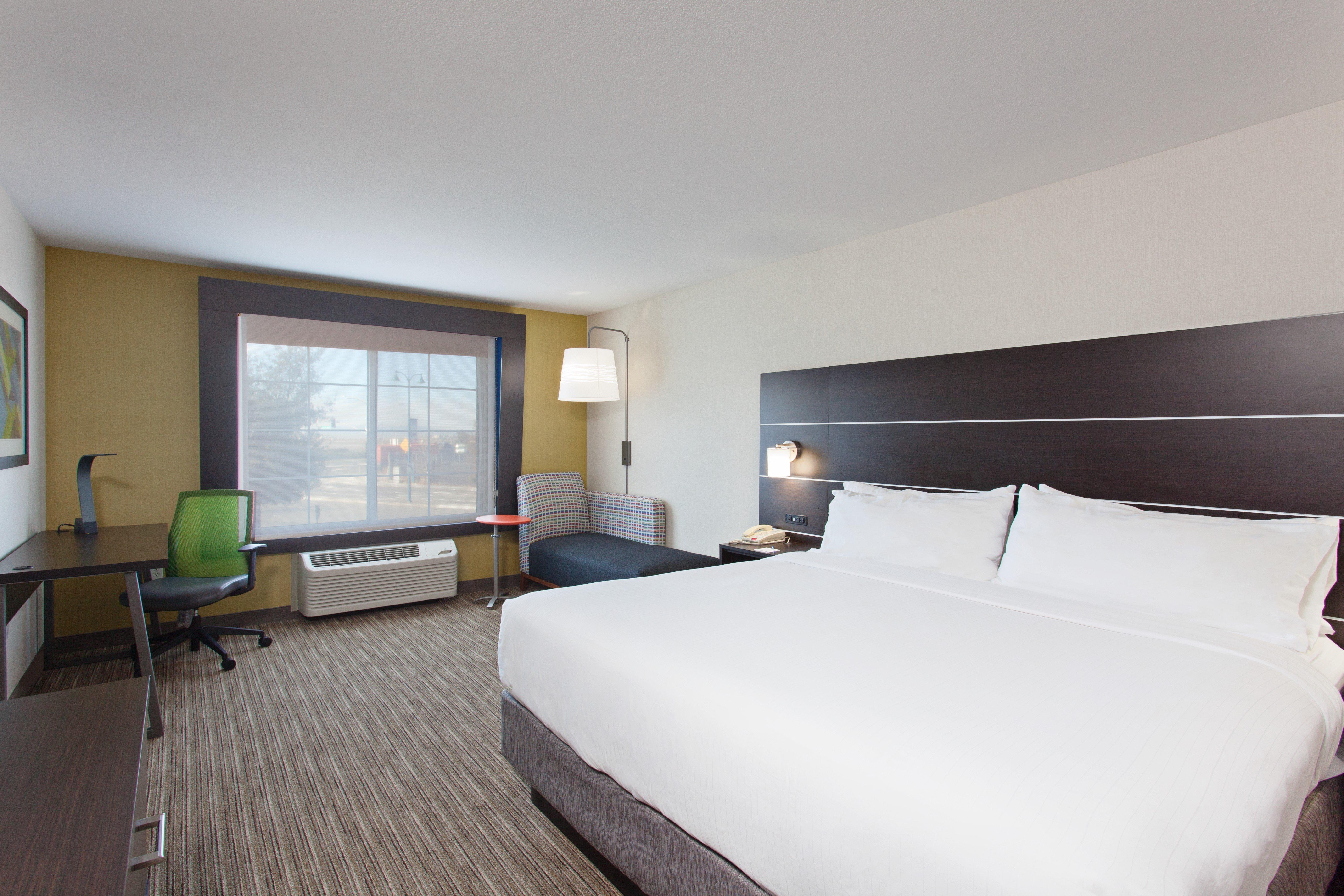 Hotel Express & - Airport By Ihg 3*
