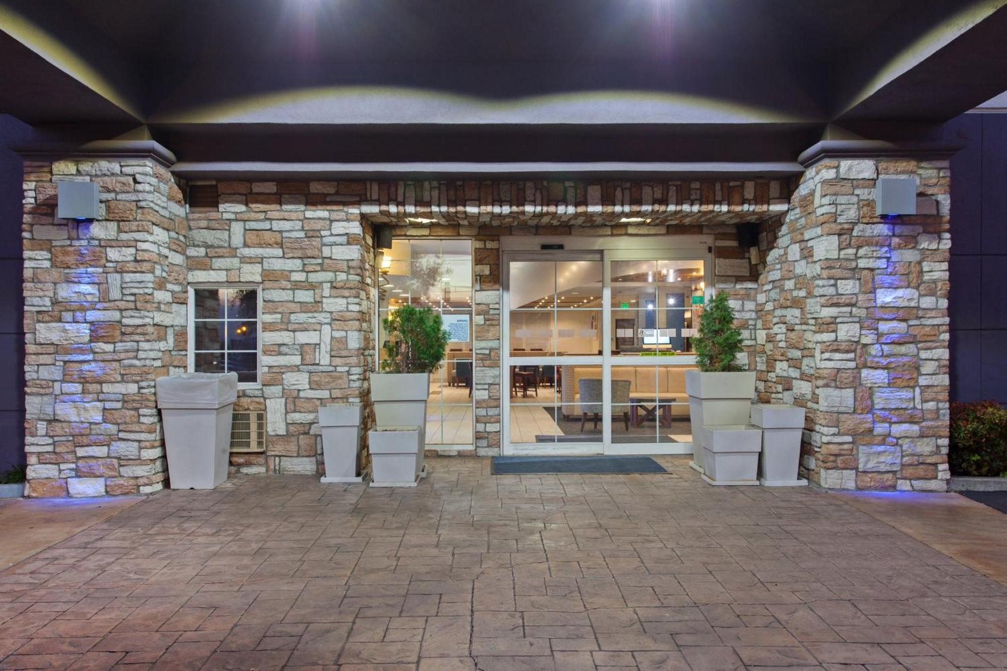 Express & - Airport By Ihg Oakland