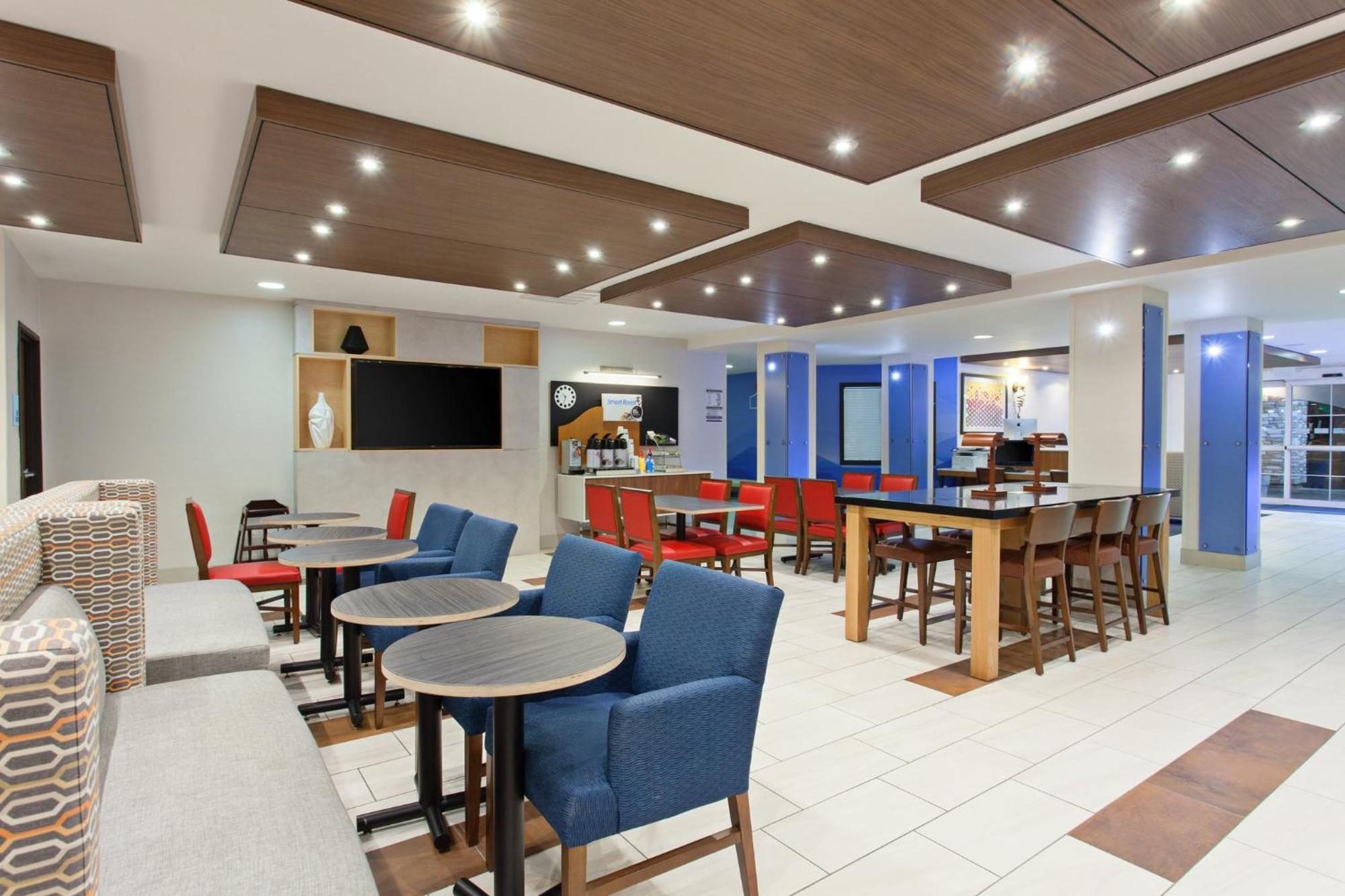 Express & - Airport By Ihg 3* Oakland