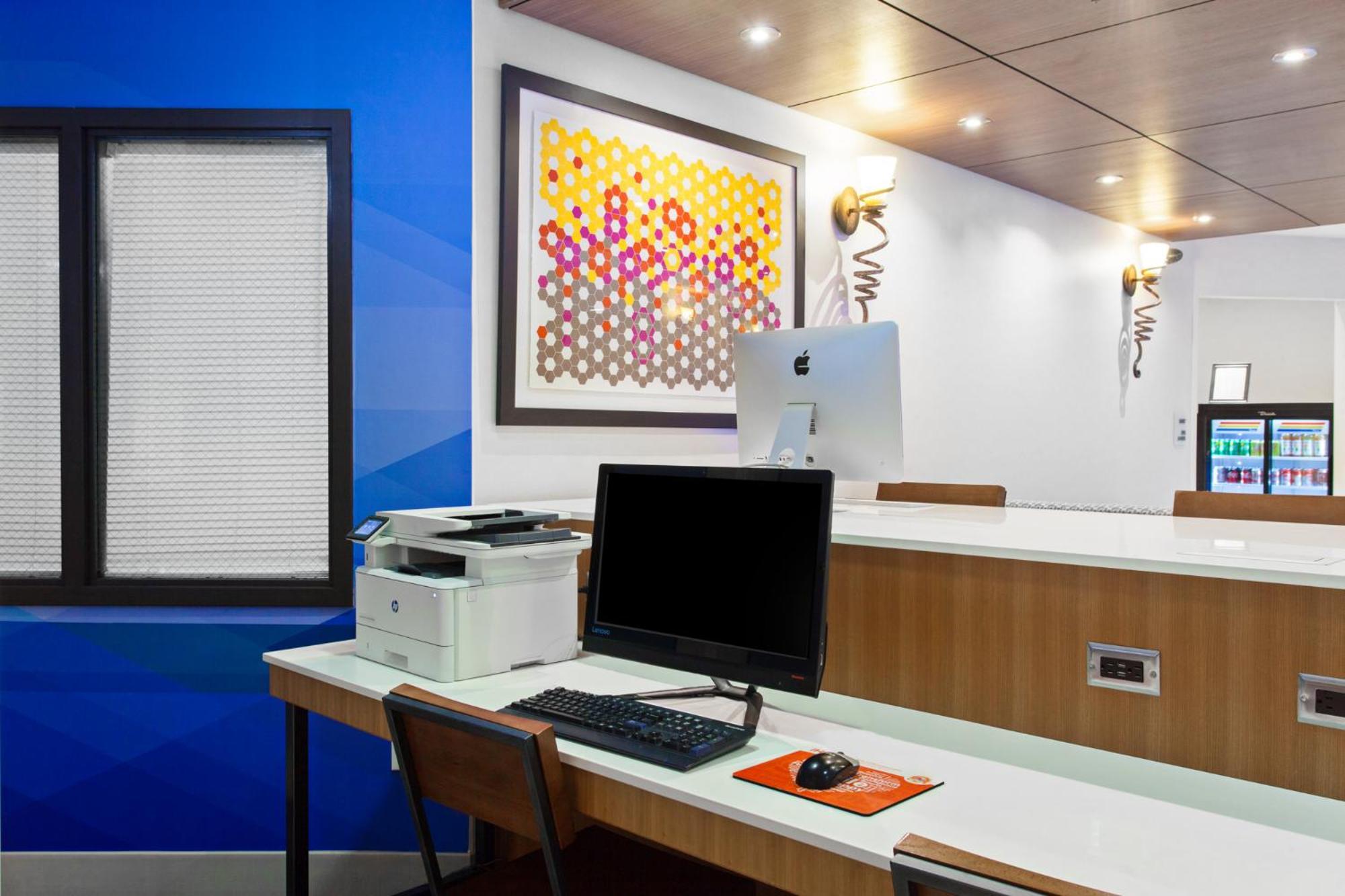 Express & - Airport By Ihg Oakland