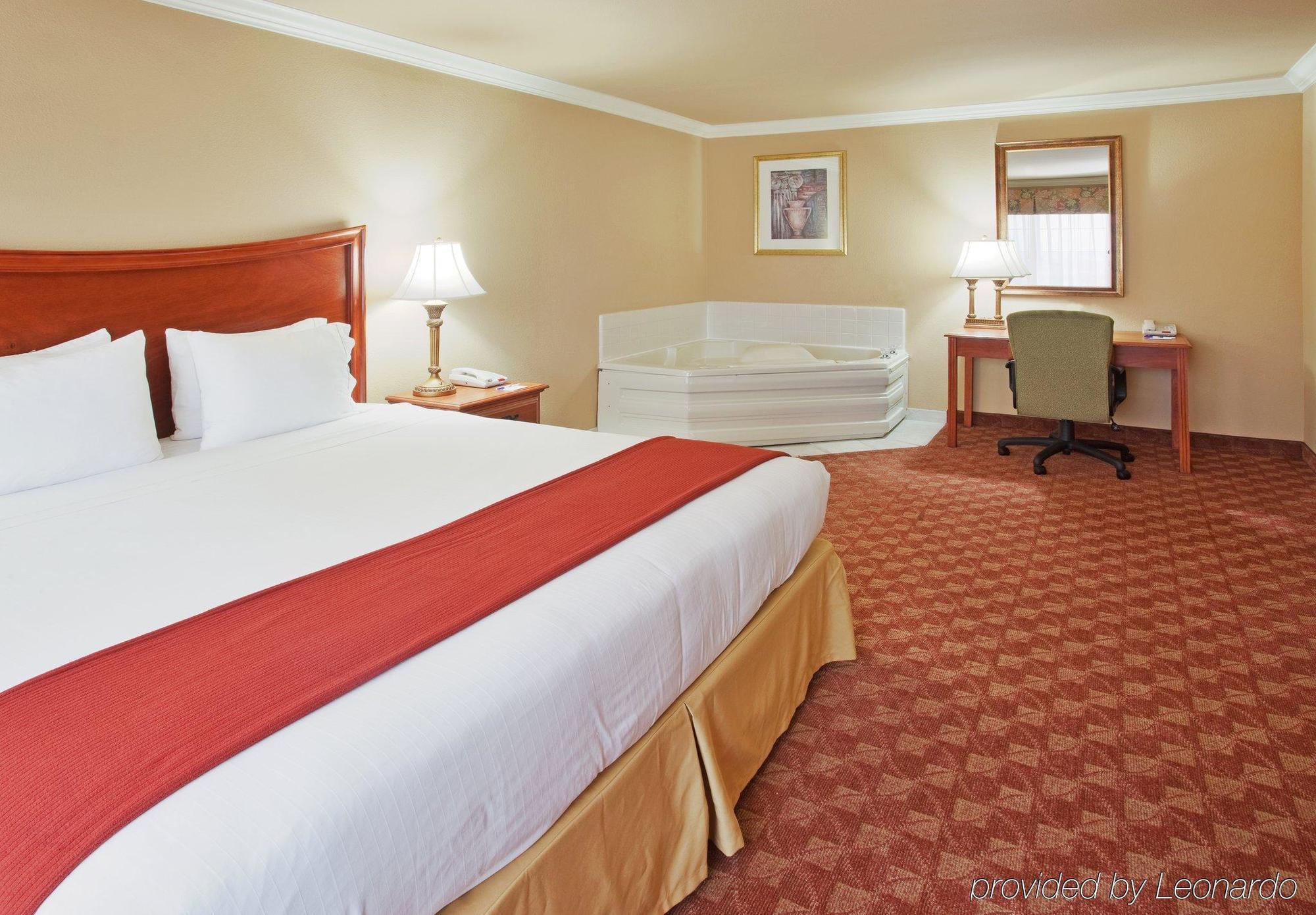 Express & - Airport By Ihg Oakland