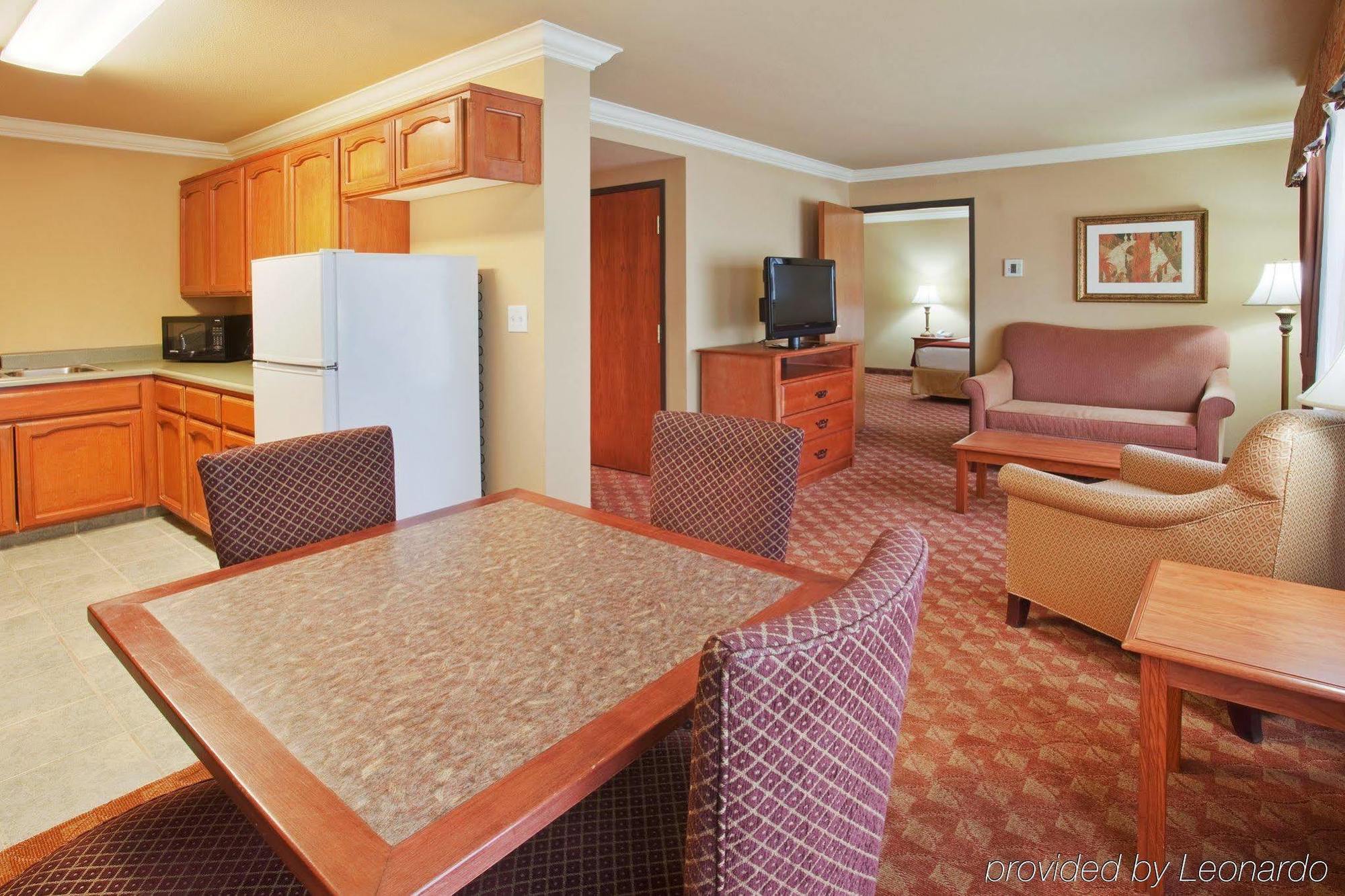 Express & - Airport By Ihg Hotel Oakland