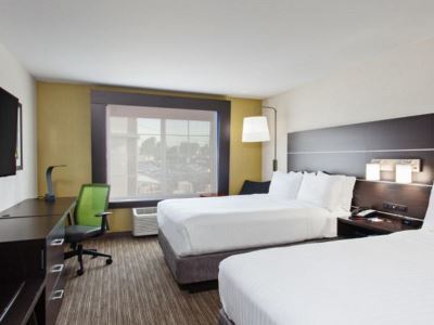 Express & - Airport By Ihg 3*