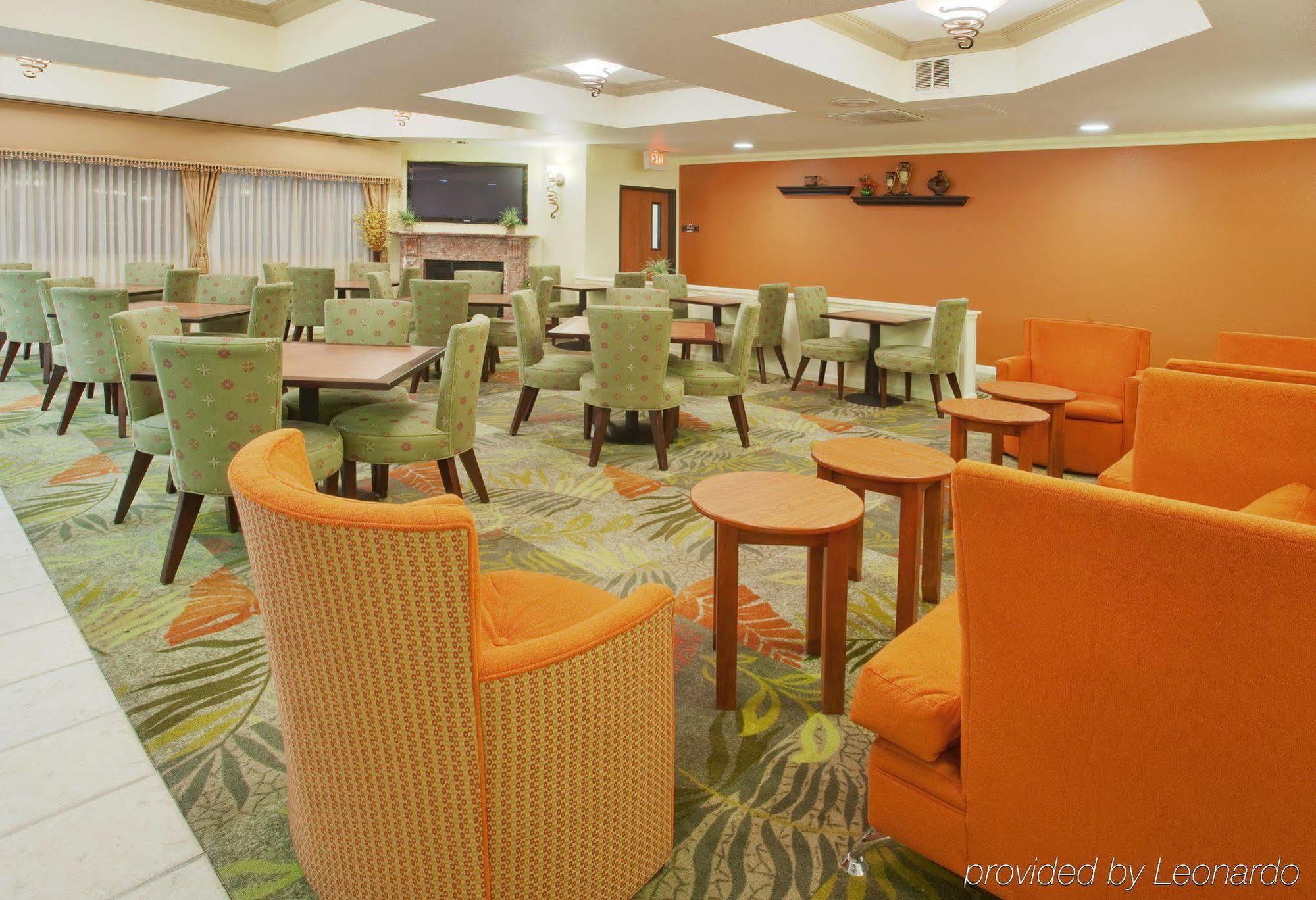 Express & - Airport By Ihg 3*