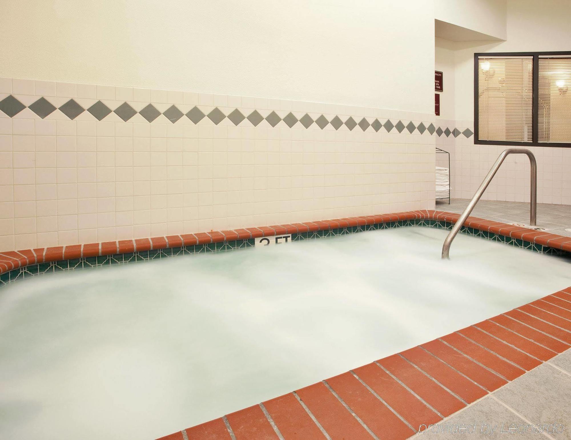 Express & - Airport By Ihg Hotel Oakland